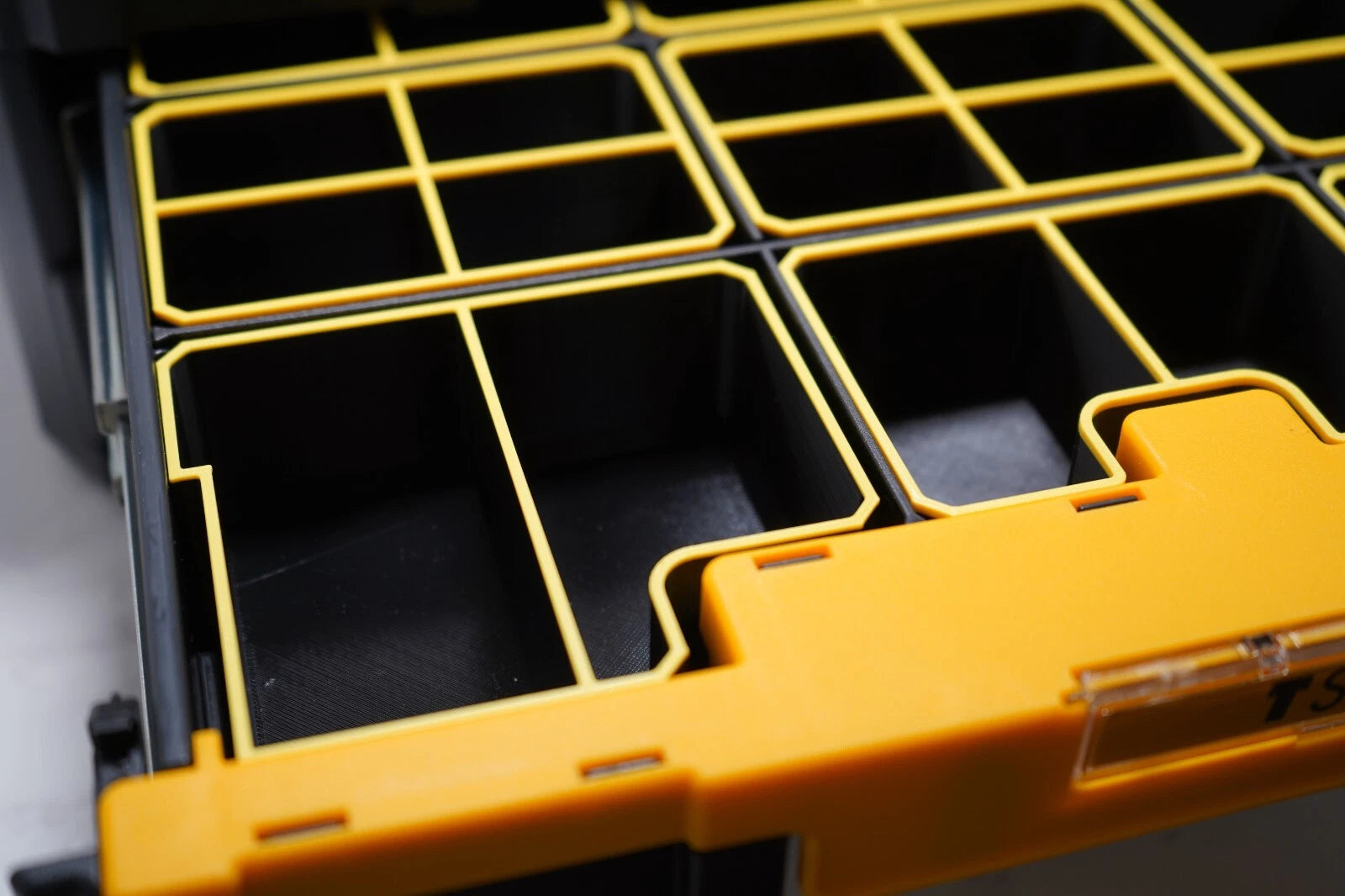 Dewalt TSTAK IV Shallow Drawer Bin Dividers - Full set 9 Bins Half